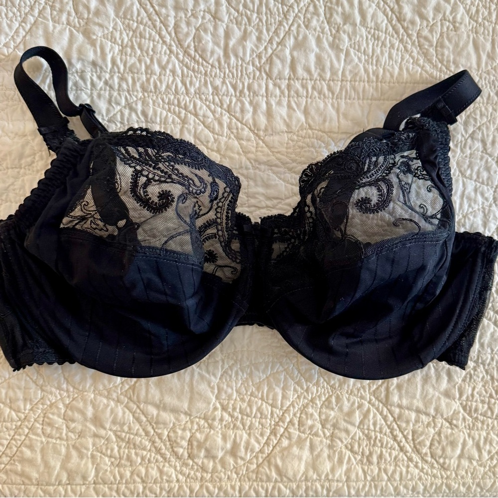 EUC Vintage Chantelle Bra, Black, Style #3371 Size 38DD